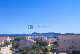 VODICE, novo, 2. kat, 450 m do plaže, pogled na more, lift, spremište, Vodice, Διαμέρισμα