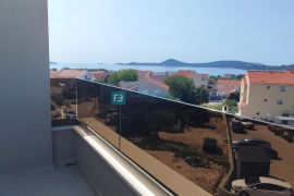 VODICE, novo, 2. kat, 450 m do plaže, pogled na more, lift, spremište, Vodice, Appartment