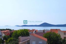 VODICE, novo, 2. kat, 450 m do plaže, pogled na more, lift, spremište, Vodice, Appartement