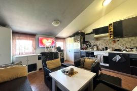 Umag-okolica, stan na TOP lokaciji 200 m od mora, Umag, Apartamento