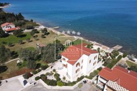 Poljana - PRVI RED DO MORA villa 360m2, teren 1442m2! 1500000€, Preko, Kuća