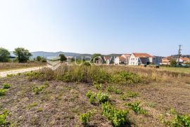 Drniš, građevinsko zemljište u samom centru, Drniš, Zemljište