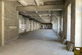 Istra, Pula najam  poslovnog prostora NKP 500 m2 u centru grada, Pula, Commercial property