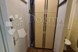 ZGODNA GARSONIJERA 27 M2 S VELIKIM BALKONOM U SOPOTU, Novi Zagreb - Istok, Flat