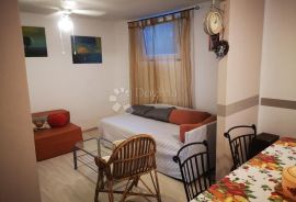 Prostrani apartman 79.36m² u centru Crikvenice!, Crikvenica, Appartement