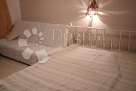 Prostrani apartman 79.36m² u centru Crikvenice!, Crikvenica, Appartement