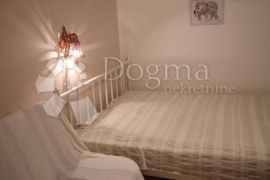 Prostrani apartman 79.36m² u centru Crikvenice!, Crikvenica, شقة