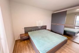 Pula, stan u novogradnji blizu plaže!, Apartamento