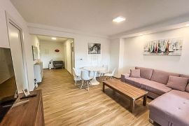 Pula, stan u novogradnji blizu plaže!, Apartamento