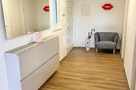 Pula, stan u novogradnji blizu plaže!, Appartement