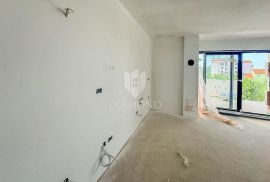 Novogradnja, stan sa pogledom na more, Umag, Apartamento