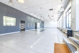 Zagreb, Borongaj, poslovna zgrada površine 2100 m2 na parceli od 3300 m2, Zagreb, Commercial property
