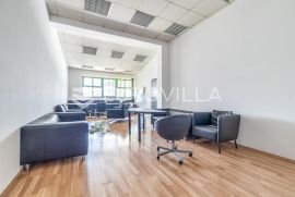 Zagreb, Borongaj, poslovna zgrada površine 2100 m2 na parceli od 3300 m2, Zagreb, العقارات التجارية