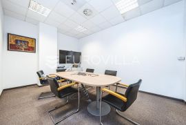 Zagreb, Radnička, funkcionalan poslovni prostor 191m2 na 1. katu poslovne zgrade, Zagreb, Propiedad comercial