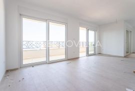 Makarska, moderan trosoban stan s prostranom terasom NKP 89, 20 m2, Makarska, Appartement