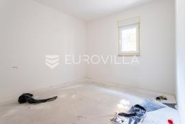 Makarska, odličan dvosoban stan na drugoj etaži NKP 69, 53 m2, Makarska, Apartamento