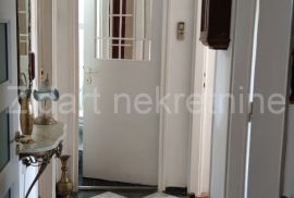 Renoviran stan u Zemunu, 70m2, 3.5, Zemun, Daire