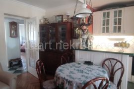 Renoviran stan u Zemunu, 70m2, 3.5, Zemun, Wohnung