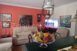 Renoviran stan u Zemunu, 70m2, 3.5, Zemun, Wohnung