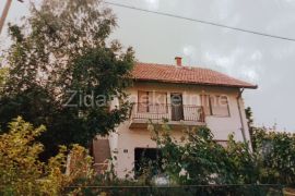 Avala, Trešnja,porodična kuća 103m2, Voždovac, House