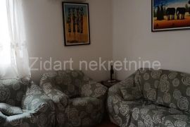 Karaburma, Patrisa Lumumbe, prodaja sa nameštajem, Palilula, Wohnung