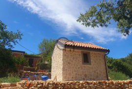Renovirana kamena kuća na otoku Zlarinu, Šibenik - Okolica, Kuća
