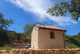 Renovirana kamena kuća na otoku Zlarinu, Šibenik - Okolica, House