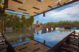 Vila Prodaje se prekrasna vila sa bazenom u Banjolama, Medulin, Haus