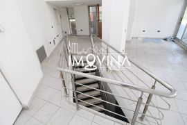 Višenamjenski poslovni prostor na tri etaže, Kovačići, Novo Sarajevo, Propriété commerciale