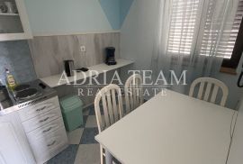 AKCIJA! APARTMANI S KONOBOM I KROVNOM TERASOM, 1. RED DO MORA - SUKOŠAN, Sukošan, Appartment