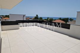 APARTMANI U KOMPLEKSU STAMBENIH ZGRADA U NOVOGRADNJI, 200 m OD MORA - VIR, Vir, Διαμέρισμα