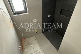 APARTMANI U KOMPLEKSU STAMBENIH ZGRADA U NOVOGRADNJI, 200 m OD MORA - VIR, Vir, Stan