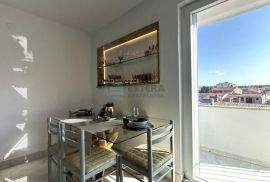 Stan PRODAJA Biograd na Moru, 67 m2, 3 kat, parking, pogled na more, Biograd Na Moru, Apartamento