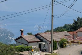 OPATIJA, RUKAVAC - građevinsko zemljište s legaliziranom kućom, pogled na more, mirna lokacija, Matulji, Terra