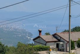 OPATIJA, RUKAVAC - građevinsko zemljište s legaliziranom kućom, pogled na more, mirna lokacija, Matulji, Γη