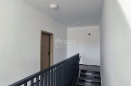 ISTRA, BANJOLE  Prekrasni penthouse s pogledom na more + garaža!, Medulin, Apartamento