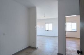 ISTRA, BANJOLE  Prekrasni penthouse s pogledom na more + garaža!, Medulin, Appartment