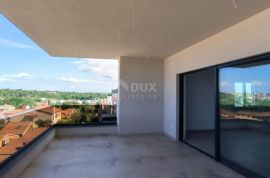 ISTRA, BANJOLE  Prekrasni penthouse s pogledom na more + garaža!, Medulin, Διαμέρισμα