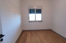 ISTRA, BANJOLE  Prekrasni penthouse s pogledom na more + garaža!, Medulin, Apartamento