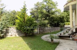 MATULJI, stan 130 m2 sa terasom i okućnicom, Matulji, Flat