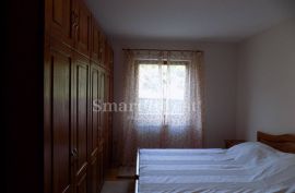 MATULJI, stan 130 m2 sa terasom i okućnicom, Matulji, Daire