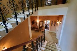 OPATIJA - ARISTOKRATSKI STAN 300m2 U AUSTROUGARSKOJ VILI - 30M OD MORA, Opatija, Kвартира