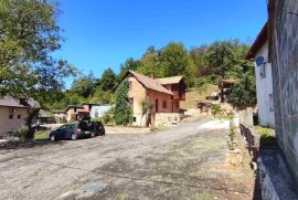 Kuća sa bazenom i 2900m2 uređene okućnice Vraca, Istočno Novo Sarajevo, House