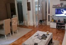 Batajnica, 4.0 dupleks, 85m2, terasa 25m2, bašta 2.5ara, Zemun, Flat