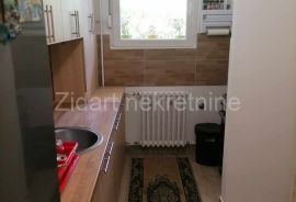 Batajnica, 4.0 dupleks, 85m2, terasa 25m2, bašta 2.5ara, Zemun, Kвартира