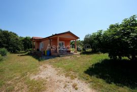 Kuća 63m2 u mirnom naselju, odmah useljiva, Marčana, Duga Uvala, Marčana, House