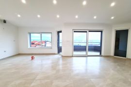 NOVOGRADNJA NA ODLIČNOJ LOKACIJI!, Crikvenica, Appartment