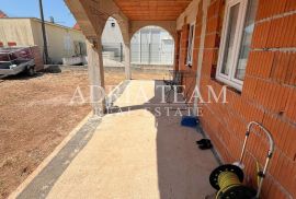 KUĆA PRIZEMNICA S DVA APARTMANA, ROH BAU, SUKOŠAN - ZADAR, Sukošan, House