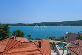 OTOK KRK, SOLINE - Apartman na dvije etaže, krovna terasa, vlastiti parking, samo 60 metara od mora, Dobrinj, Daire