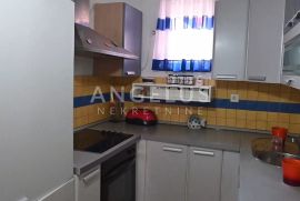 Sisak, Gornji Hrastovac – kuće 620 m2 na imanju 37.400 m2, Majur, Kuća